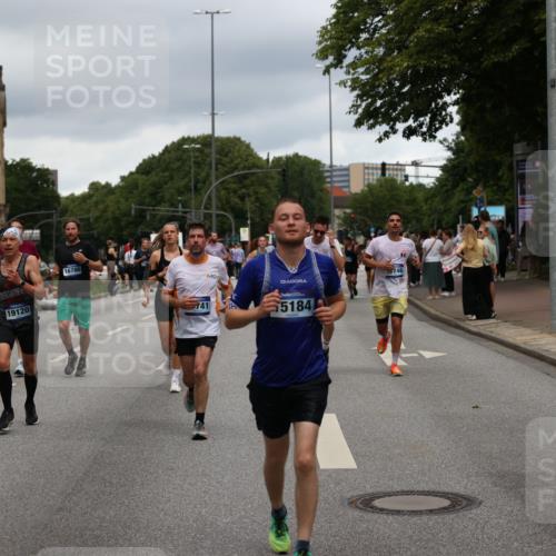 29.06.2025 - hella hamburg halbmarathon Yannick Fuchs http://msf.ph/oto/8281847 29.06.2025 10:49:47 20KM 1130, 1180, 1193, 2982, 3048, 3058, 3668, 4951, 5465, 5672, 6569, 6591, 6924, 7594, 7742, 7976, 8255, 8311, 8639, 8863, 9361, 9562, 11039, 11309, 12196, 12515, 13474, 14363, 14365, 14461, 15184, 15484, 15818, 15884, 16176, 16375, 16401, 16434, 16521, 16786, 17259, 17615, 17640, 17642, 17734, 18064, 18125, 18212, 18325, 18340, 18495, 18741, 18746, 18835, 19120, 19152 meine-sportfotos.de