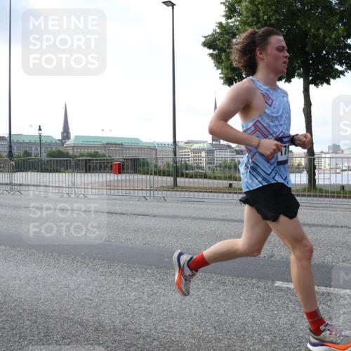 29.06.2025 - hella hamburg halbmarathon Lena Gebhardt http://msf.ph/oto/8281851 29.06.2025 09:45:38 Lombardsbrücke 171, 57, 1686, 1707, 1758, 1990, 2689, 2746, 3043, 4050, 4129, 4679, 4698, 4749, 5070, 5187, 5328, 5550, 5746, 5826, 6358, 6781, 6878, 7272, 7389, 7481, 7651, 7723, 7880, 7965, 8190, 8209, 8883, 9137, 9381, 9571, 9634, 10017, 10171, 10270, 10484, 10486, 10876, 11120, 11413, 11857, 12049, 12232, 12234, 12308, 12595, 12691, 12988, 13066, 13167, 13343, 13618, 13686, 14028, 14140, 14289, 15672, 15883, 16157, 16818 meine-sportfotos.de