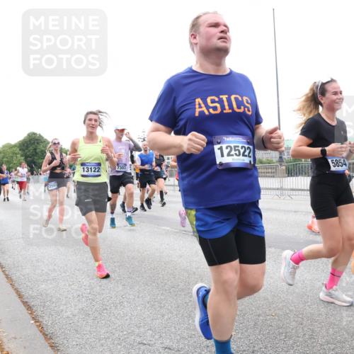 29.06.2025 - hella hamburg halbmarathon Lena Gebhardt http://msf.ph/oto/8281908 29.06.2025 10:46:31 Lombardsbrücke 1371, 1375, 1429, 1465, 1532, 1608, 1837, 1999, 2162, 2423, 2500, 2697, 2773, 2813, 2951, 3277, 3406, 3407, 3410, 3469, 3734, 4119, 4202, 4296, 4342, 4355, 4448, 4604, 5697, 5700, 5703, 5854, 6068, 6124, 6161, 6392, 6740, 7303, 7364, 7368, 7374, 7412, 7767, 7827, 7894, 7960, 7983, 8047, 8477, 8551, 8700, 9129, 9337, 9445, 9691, 10153, 10230, 11358, 11361, 11876, 11910, 12298, 12333, 12507, 12522, 13969, 14261, 15852, 16882, 16987 meine-sportfotos.de