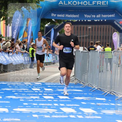 29.06.2025 - hella hamburg halbmarathon Strokosch-Dieckow http://msf.ph/oto/8281910 29.06.2025 10:22:36 Ziel 2618, 3720, 18897 meine-sportfotos.de