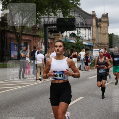 29.06.2025 - hella hamburg halbmarathon Yannick Fuchs http://msf.ph/oto/8281986 29.06.2025 10:49:47 20KM 1130, 1180, 1193, 2982, 3048, 3058, 3668, 4951, 5465, 5672, 6569, 6591, 6924, 7594, 7742, 7976, 8255, 8311, 8639, 8863, 9361, 9562, 11039, 11309, 12196, 12515, 13474, 14363, 14365, 14461, 15184, 15484, 15818, 15884, 16176, 16375, 16401, 16434, 16521, 16786, 17259, 17615, 17640, 17642, 17734, 18064, 18125, 18212, 18325, 18340, 18495, 18741, 18746, 18835, 19120, 19152 meine-sportfotos.de