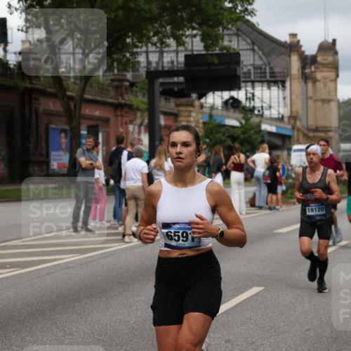 29.06.2025 - hella hamburg halbmarathon Yannick Fuchs http://msf.ph/oto/8282006 29.06.2025 10:49:47 20KM 1130, 1180, 1193, 2982, 3048, 3058, 3668, 4951, 5465, 5672, 6569, 6591, 6924, 7594, 7742, 7976, 8255, 8311, 8639, 8863, 9361, 9562, 11039, 11309, 12196, 12515, 13474, 14363, 14365, 14461, 15184, 15484, 15818, 15884, 16176, 16375, 16401, 16434, 16521, 16786, 17259, 17615, 17640, 17642, 17734, 18064, 18125, 18212, 18325, 18340, 18495, 18741, 18746, 18835, 19120, 19152 meine-sportfotos.de