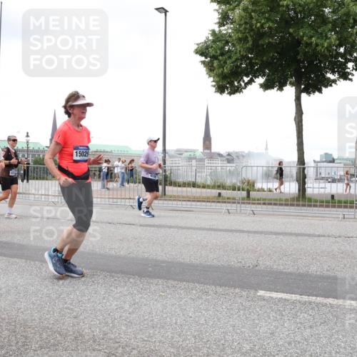 29.06.2025 - hella hamburg halbmarathon Lena Gebhardt http://msf.ph/oto/8282013 29.06.2025 10:55:02 Lombardsbrücke 8186, 41, 15029, 1013, 1198, 2084, 2090, 2452, 2566, 2586, 2632, 3002, 3274, 4039, 4191, 4192, 4628, 5040, 5392, 5500, 5727, 5882, 6395, 6396, 6839, 6944, 6982, 7219, 7238, 7766, 8012, 8186, 8403, 8519, 9521, 9596, 10109, 10331, 10458, 10471, 10686, 11033, 11226, 11287, 11567, 11569, 11737, 11788, 11908, 12147, 12148, 12240, 12268, 12270, 13098, 13230, 13272, 13283, 13548, 13944, 13945, 13979, 13980, 14515, 15152, 15160 meine-sportfotos.de