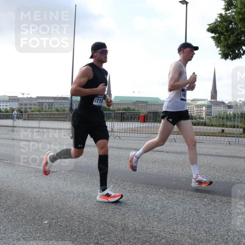 29.06.2025 - hella hamburg halbmarathon Lena Gebhardt http://msf.ph/oto/8282054 29.06.2025 09:45:39 Lombardsbrücke 1719, 57, 1080, 1686, 1707, 1758, 1894, 1990, 2689, 2746, 3043, 4050, 4129, 4679, 4698, 4749, 5070, 5187, 5328, 5550, 5746, 5826, 6358, 6781, 6878, 7272, 7389, 7481, 7651, 7723, 7880, 7965, 8190, 8209, 8883, 9137, 9381, 9571, 9634, 10017, 10171, 10270, 10484, 10876, 11120, 11413, 11857, 12049, 12232, 12234, 12308, 12595, 12691, 12988, 13066, 13167, 13343, 13618, 13686, 13754, 14028, 14167, 14289, 15672, 16157, 16818 meine-sportfotos.de