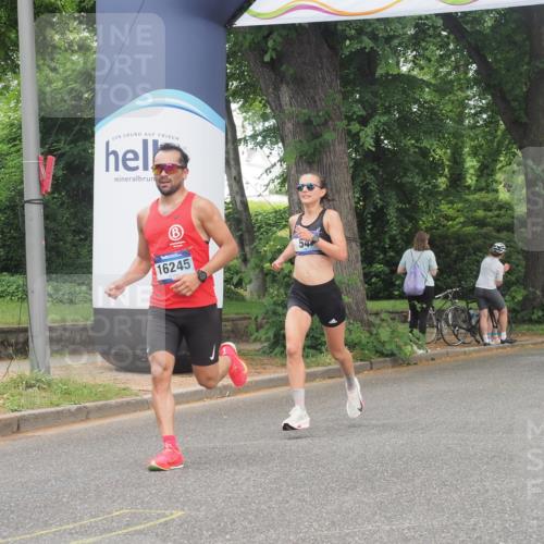 29.06.2025 - hella hamburg halbmarathon KatJ http://msf.ph/oto/8282057 29.06.2025 10:10:53 Zwischen KM18-KM19 54 meine-sportfotos.de