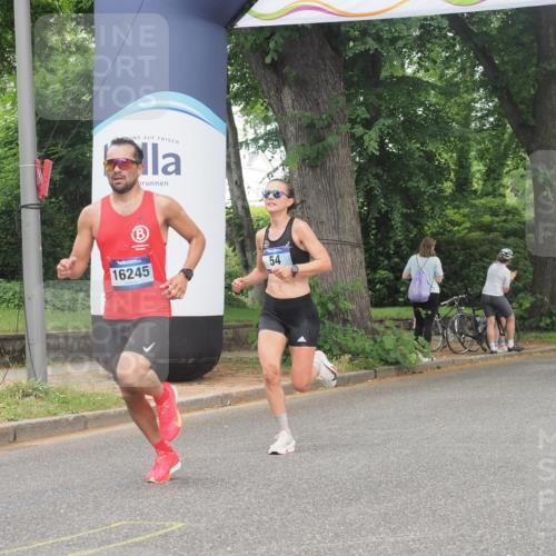 29.06.2025 - hella hamburg halbmarathon KatJ http://msf.ph/oto/8282118 29.06.2025 10:10:53 Zwischen KM18-KM19 54 meine-sportfotos.de