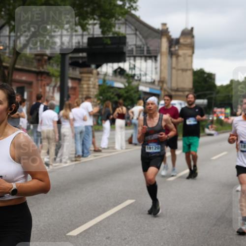 29.06.2025 - hella hamburg halbmarathon Yannick Fuchs http://msf.ph/oto/8282181 29.06.2025 10:49:48 20KM 1130, 1180, 1193, 2982, 3042, 3048, 3058, 3668, 4951, 5465, 5672, 6569, 6591, 6924, 7594, 7742, 7976, 8255, 8311, 8639, 8863, 9361, 9562, 11039, 11309, 11638, 12196, 12515, 13474, 14363, 14365, 14461, 15184, 15484, 15818, 15884, 16176, 16375, 16401, 16434, 16521, 16786, 17259, 17615, 17640, 17642, 17734, 18064, 18125, 18212, 18325, 18340, 18495, 18741, 18746, 18835, 19120, 19152 meine-sportfotos.de