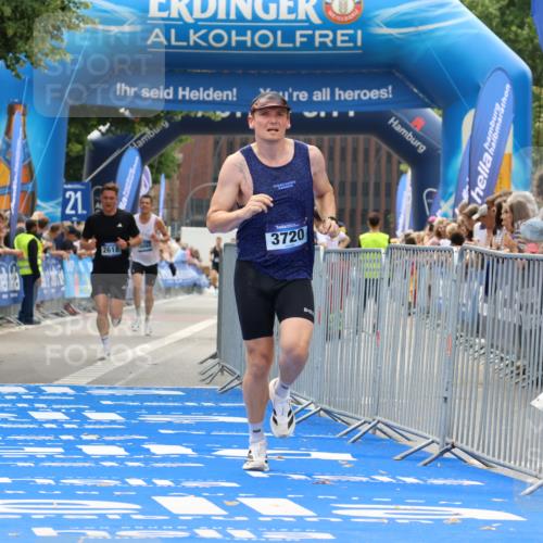 29.06.2025 - hella hamburg halbmarathon Strokosch-Dieckow http://msf.ph/oto/8282202 29.06.2025 10:22:32 Ziel 2618, 3720 meine-sportfotos.de