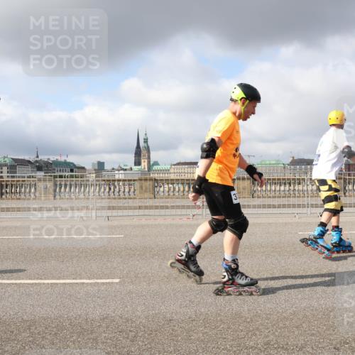 29.06.2025 - hella hamburg halbmarathon Lena Gebhardt http://msf.ph/oto/8282217 29.06.2025 09:05:04 Lombardsbrücke  meine-sportfotos.de
