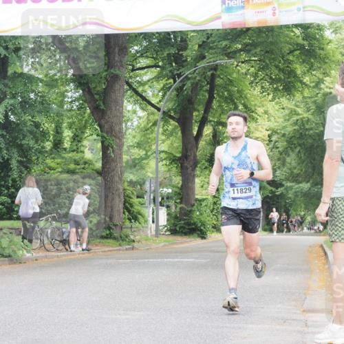 29.06.2025 - hella hamburg halbmarathon KatJ http://msf.ph/oto/8282243 29.06.2025 10:10:58 Zwischen KM18-KM19 54 meine-sportfotos.de