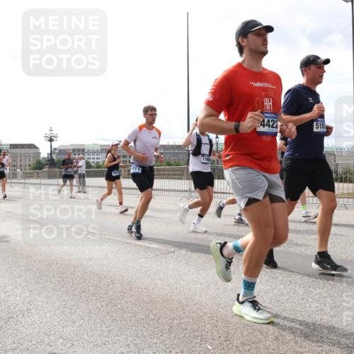 29.06.2025 - hella hamburg halbmarathon Lena Gebhardt http://msf.ph/oto/8282270 29.06.2025 10:20:38 Lombardsbrücke 19093, 1603, 11995, 1, 4422, 5181, 1011, 1046, 1069, 1471, 1474, 2053, 2101, 2325, 2478, 2834, 2923, 2945, 3247, 3434, 3733, 3781, 3842, 4154, 4166, 4288, 4350, 4422, 4585, 4614, 4754, 4869, 5181, 5556, 5625, 5659, 5811, 5812, 5831, 5937, 6608, 6951, 7018, 7101, 7131, 7739, 7744, 8025, 8113, 8462, 8588, 8940, 9005, 9011, 9136, 9236, 9722, 9735, 9873, 9981, 10041, 10050, 10350, 10414, 10595, 10613, 10647, 10754, 11100, 11145, 11603, 11835, 11995, 12844 meine-sportfotos.de