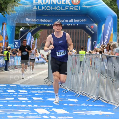 29.06.2025 - hella hamburg halbmarathon Strokosch-Dieckow http://msf.ph/oto/8282275 29.06.2025 10:22:31 Ziel 2618, 3720 meine-sportfotos.de