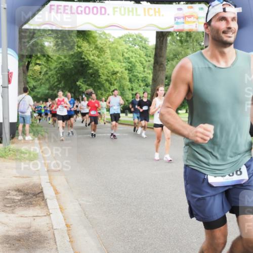29.06.2025 - hella hamburg halbmarathon MichiJ http://msf.ph/oto/8282279 29.06.2025 10:32:15 Zwischen KM18-KM19 1558, 3146, 4991, 5692, 7508, 8145, 8900, 9081, 10930, 11153, 11346, 12438, 13348, 14690, 15185 meine-sportfotos.de