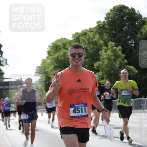 29.06.2025 - hella hamburg halbmarathon Jannik Wohlers http://msf.ph/oto/8282304 29.06.2025 10:02:59 Lombardsbrücke 1114, 1135, 1138, 1161, 1450, 1885, 2594, 2619, 4307, 4511, 5464, 6391, 6453, 7277, 7278, 7279, 7290, 7706, 7935, 9453, 11556, 12177, 12211, 12212, 12377, 12843, 13474, 13732, 13857, 13976, 15539, 16371, 16605, 17096, 17226, 18028 meine-sportfotos.de