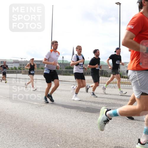 29.06.2025 - hella hamburg halbmarathon Lena Gebhardt http://msf.ph/oto/8282318 29.06.2025 10:20:38 Lombardsbrücke 01169, 1199, 19014, 1011, 1046, 1069, 1471, 1474, 2053, 2101, 2325, 2478, 2834, 2923, 2945, 3247, 3434, 3733, 3781, 3842, 4154, 4166, 4288, 4350, 4422, 4585, 4614, 4754, 4869, 5181, 5556, 5625, 5659, 5811, 5812, 5831, 5937, 6608, 6951, 7018, 7101, 7131, 7739, 7744, 8025, 8113, 8462, 8588, 8940, 9005, 9011, 9136, 9236, 9722, 9735, 9873, 9981, 10041, 10050, 10350, 10414, 10595, 10613, 10647, 10754, 11100, 11145, 11603, 11835, 11995, 12844 meine-sportfotos.de