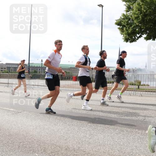 29.06.2025 - hella hamburg halbmarathon Lena Gebhardt http://msf.ph/oto/8282371 29.06.2025 10:20:38 Lombardsbrücke 15513, 1011, 1011, 1046, 1069, 1471, 1474, 2053, 2101, 2325, 2478, 2834, 2923, 2945, 3247, 3434, 3733, 3781, 3842, 4154, 4166, 4288, 4350, 4422, 4585, 4614, 4754, 4869, 5181, 5556, 5625, 5659, 5811, 5812, 5831, 5937, 6608, 6951, 7018, 7101, 7131, 7739, 7744, 8025, 8113, 8462, 8588, 8940, 9005, 9011, 9136, 9236, 9722, 9735, 9873, 9981, 10041, 10050, 10350, 10414, 10595, 10613, 10647, 10754, 11100, 11145, 11603, 11835, 11995, 12844 meine-sportfotos.de