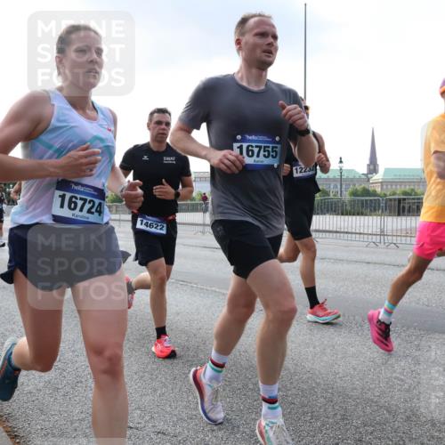 29.06.2025 - hella hamburg halbmarathon Lena Gebhardt http://msf.ph/oto/8282474 29.06.2025 09:45:43 Lombardsbrücke 5550, 5187, 16724, 14622, 16755, 12232, 10, 57, 1080, 1686, 1707, 1758, 1894, 1990, 2460, 2689, 3043, 4050, 4129, 4463, 4679, 4698, 4749, 5070, 5187, 5328, 5550, 5746, 5826, 6358, 6878, 7186, 7272, 7389, 7481, 7651, 7723, 7880, 7965, 8062, 8190, 8209, 8883, 9137, 9381, 9571, 9634, 10017, 10171, 10270, 10484, 10876, 11120, 11413, 11857, 12049, 12189, 12232, 12234, 12308, 12681, 12691, 12988, 13066, 13167, 13343, 13618, 13686, 13754, 14028, 14167, 15672, 16157 meine-sportfotos.de