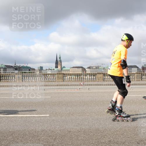 29.06.2025 - hella hamburg halbmarathon Lena Gebhardt http://msf.ph/oto/8282509 29.06.2025 09:05:04 Lombardsbrücke  meine-sportfotos.de