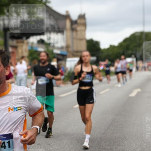 29.06.2025 - hella hamburg halbmarathon Yannick Fuchs http://msf.ph/oto/8282581 29.06.2025 10:49:50 20KM 1130, 1180, 1193, 2982, 3042, 3048, 3058, 3668, 4951, 5287, 5465, 5672, 6569, 6591, 6924, 7594, 7742, 8255, 8311, 8639, 8863, 9361, 9562, 11039, 11309, 11638, 12196, 12515, 13474, 14363, 14365, 14461, 15184, 15818, 15884, 16176, 16375, 16401, 16434, 16521, 16625, 16786, 17259, 17615, 17640, 17642, 17734, 18064, 18125, 18212, 18325, 18340, 18495, 18634, 18741, 18746, 18835, 19120, 19152 meine-sportfotos.de