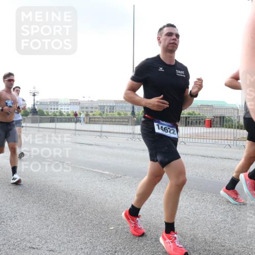 29.06.2025 - hella hamburg halbmarathon Lena Gebhardt http://msf.ph/oto/8282684 29.06.2025 09:45:44 Lombardsbrücke 550, 16, 0484, 600, 14622, 57, 1080, 1686, 1707, 1758, 1894, 1990, 2460, 2689, 3043, 4050, 4129, 4463, 4679, 4698, 4749, 5070, 5187, 5328, 5550, 5746, 5826, 6358, 6878, 7186, 7272, 7389, 7481, 7651, 7723, 7880, 7965, 8062, 8190, 8209, 8883, 9137, 9381, 9571, 9634, 10017, 10171, 10270, 10484, 10876, 11120, 11413, 11857, 12049, 12189, 12232, 12234, 12308, 12681, 12691, 12988, 13066, 13167, 13343, 13618, 13686, 13754, 14028, 14167, 15672, 16157 meine-sportfotos.de