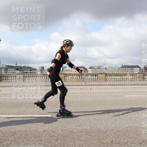 29.06.2025 - hella hamburg halbmarathon Lena Gebhardt http://msf.ph/oto/8282685 29.06.2025 09:05:04 Lombardsbrücke  meine-sportfotos.de