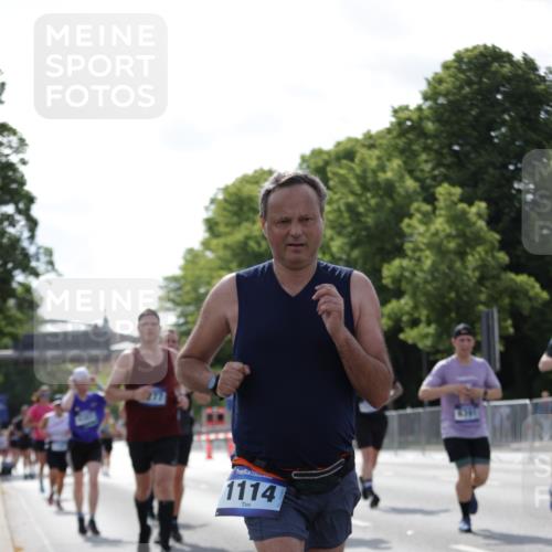 29.06.2025 - hella hamburg halbmarathon Jannik Wohlers http://msf.ph/oto/8282695 29.06.2025 10:03:02 Lombardsbrücke 1114, 1135, 1138, 1161, 1450, 1885, 2594, 2619, 4307, 4511, 5384, 5464, 6391, 6453, 7277, 7278, 7279, 7290, 7935, 9453, 11556, 12211, 12212, 12377, 12843, 13732, 13857, 13976, 15539, 16371, 16605, 17096, 17226, 18028 meine-sportfotos.de