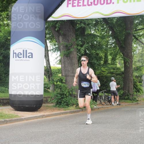 29.06.2025 - hella hamburg halbmarathon KatJ http://msf.ph/oto/8282723 29.06.2025 10:11:04 Zwischen KM18-KM19  meine-sportfotos.de