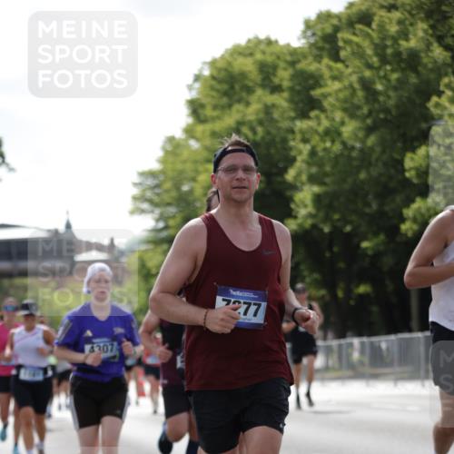 29.06.2025 - hella hamburg halbmarathon Jannik Wohlers http://msf.ph/oto/8282735 29.06.2025 10:03:03 Lombardsbrücke 1114, 1135, 1138, 1161, 1450, 1885, 2594, 2619, 2683, 4307, 4511, 5384, 5464, 6391, 6453, 7277, 7278, 7279, 7290, 7935, 9453, 11556, 12211, 12212, 12377, 12843, 13732, 13857, 13976, 15539, 16371, 16605, 17096, 17226, 18028, 18999 meine-sportfotos.de