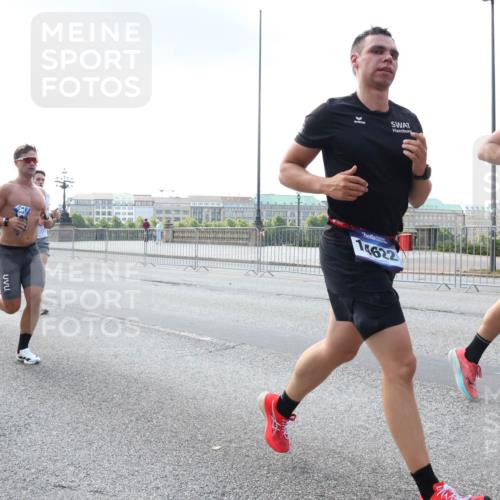 29.06.2025 - hella hamburg halbmarathon Lena Gebhardt http://msf.ph/oto/8282747 29.06.2025 09:45:44 Lombardsbrücke 5550, 14622, 122, 57, 1080, 1686, 1707, 1758, 1894, 1990, 2460, 2689, 3043, 4050, 4129, 4463, 4679, 4698, 4749, 5070, 5187, 5328, 5550, 5746, 5826, 6358, 6878, 7186, 7272, 7389, 7481, 7651, 7723, 7880, 7965, 8062, 8190, 8209, 8883, 9137, 9381, 9571, 9634, 10017, 10171, 10270, 10484, 10876, 11120, 11413, 11857, 12049, 12189, 12232, 12234, 12308, 12681, 12691, 12988, 13066, 13167, 13343, 13618, 13686, 13754, 14028, 14167, 15672, 16157 meine-sportfotos.de