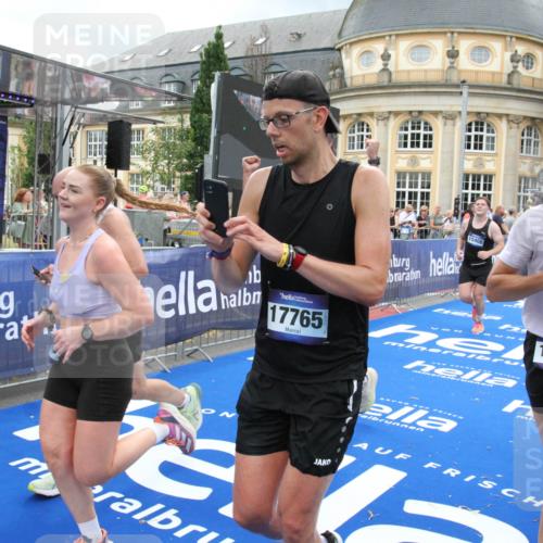 29.06.2025 - hella hamburg halbmarathon Michael Strokosch http://msf.ph/oto/8282785 29.06.2025 10:54:46 Ziel 1125, 1496, 2029, 2561, 3310, 6587, 7478, 8449, 9227, 10044, 12186, 12489, 13147, 14239, 15389, 15408, 15584, 17231, 17765, 19000 meine-sportfotos.de