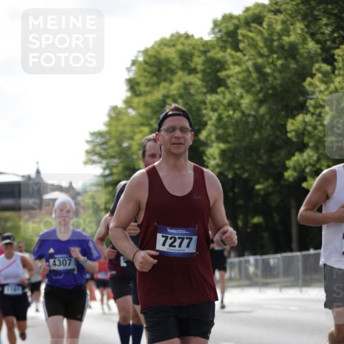 29.06.2025 - hella hamburg halbmarathon Jannik Wohlers http://msf.ph/oto/8282790 29.06.2025 10:03:03 Lombardsbrücke 1114, 1135, 1138, 1161, 1450, 1885, 2594, 2619, 2683, 4307, 4511, 5384, 5464, 6391, 6453, 7277, 7278, 7279, 7290, 7935, 9453, 11556, 12211, 12212, 12377, 12843, 13732, 13857, 13976, 15539, 16371, 16605, 17096, 17226, 18028, 18999 meine-sportfotos.de