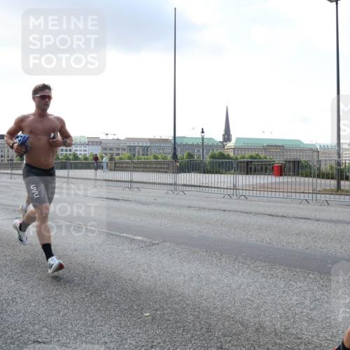29.06.2025 - hella hamburg halbmarathon Lena Gebhardt http://msf.ph/oto/8282818 29.06.2025 09:45:44 Lombardsbrücke 5550, 187, 146, 57, 1080, 1686, 1707, 1758, 1894, 1990, 2460, 2689, 3043, 4050, 4129, 4463, 4679, 4698, 4749, 5070, 5187, 5328, 5550, 5746, 5826, 6358, 6878, 7186, 7272, 7389, 7481, 7651, 7723, 7880, 7965, 8062, 8190, 8209, 8883, 9137, 9381, 9571, 9634, 10017, 10171, 10270, 10484, 10876, 11120, 11413, 11857, 12049, 12189, 12232, 12234, 12308, 12681, 12691, 12988, 13066, 13167, 13343, 13618, 13686, 13754, 14028, 14167, 15672, 16157 meine-sportfotos.de