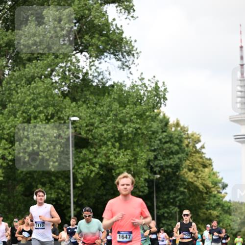 29.06.2025 - hella hamburg halbmarathon Dr. Thomas Lammeyer http://msf.ph/oto/8282820 29.06.2025 10:36:56 Kennedybrücke 1237, 1647, 1732, 2059, 2268, 2384, 2959, 3221, 3391, 3653, 3660, 3670, 3708, 3753, 4096, 4555, 5110, 5156, 5581, 5871, 6642, 6861, 7135, 7387, 7531, 7749, 7750, 7789, 8170, 8839, 8840, 8914, 9010, 9034, 9188, 9471, 9542, 9765, 9812, 10002, 10203, 10470, 10624, 10770, 11076 meine-sportfotos.de