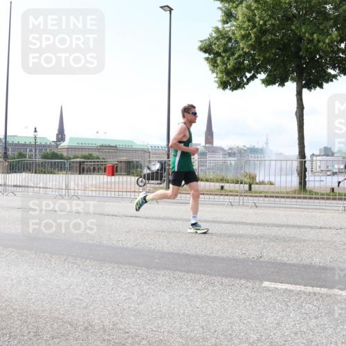 29.06.2025 - hella hamburg halbmarathon Lena Gebhardt http://msf.ph/oto/8282821 29.06.2025 10:11:38 Lombardsbrücke 1328, 1531, 1723, 1866, 1992, 3363, 3837, 4227, 5254, 5379, 5605, 7571, 8115, 8171, 8206, 8207, 8368, 8807, 8810, 9119, 9191, 9428, 10042, 10196, 10372, 10428, 11149, 11321, 11507, 11755, 11917, 12286, 12473, 13177, 13203, 13603, 13939, 13958, 14008, 14149, 14384, 15252, 15797, 15908, 15945, 16383, 17080, 17142, 17638, 17774, 17787, 17866, 18278, 18382, 19172, 19241 meine-sportfotos.de