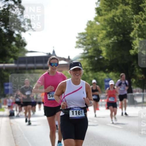 29.06.2025 - hella hamburg halbmarathon Jannik Wohlers http://msf.ph/oto/8282928 29.06.2025 10:03:06 Lombardsbrücke 1114, 1161, 1885, 2619, 2683, 2759, 4307, 4511, 5384, 5464, 6391, 6453, 7277, 7278, 7279, 9453, 10389, 11556, 12211, 12212, 12377, 12843, 13793, 13976, 15539, 15643, 15859, 16371, 17096, 17226, 17550, 18028, 18999 meine-sportfotos.de