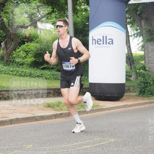 29.06.2025 - hella hamburg halbmarathon KatJ http://msf.ph/oto/8282932 29.06.2025 10:11:05 Zwischen KM18-KM19  meine-sportfotos.de