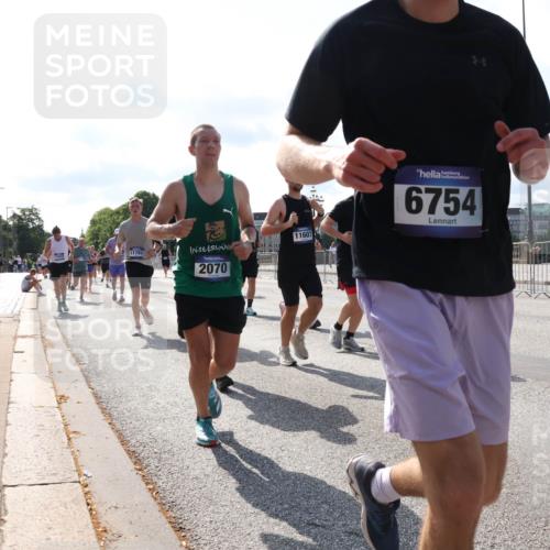 29.06.2025 - hella hamburg halbmarathon Lena Gebhardt http://msf.ph/oto/8282937 29.06.2025 09:58:12 Lombardsbrücke 11791, 2070, 11607, 6754, 178, 1034, 1094, 1179, 1190, 1258, 1285, 1320, 1321, 1335, 1563, 1815, 1870, 2034, 2070, 2138, 2397, 2417, 2448, 2612, 2636, 2656, 2711, 2946, 3041, 3058, 3091, 3114, 3251, 3859, 4814, 4903, 5032, 5093, 5305, 5672, 5721, 5775, 5894, 6164, 6272, 6355, 6356, 6433, 6569, 6580, 6585, 6628, 6754, 6776, 6897, 7065, 7134, 7409, 7478, 7509, 7646, 7724, 7856, 7896, 7952, 7976, 8154, 8311, 8393, 8508, 8590, 8825, 9012, 9057, 9562, 9656, 10084 meine-sportfotos.de