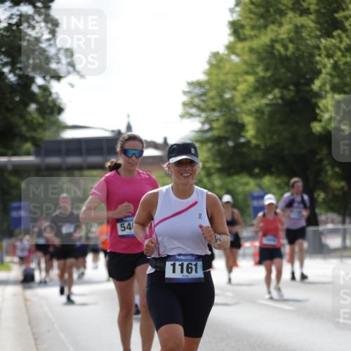 29.06.2025 - hella hamburg halbmarathon Jannik Wohlers http://msf.ph/oto/8282946 29.06.2025 10:03:06 Lombardsbrücke 1114, 1161, 1885, 2619, 2683, 2759, 4307, 4511, 5384, 5464, 6391, 6453, 7277, 7278, 7279, 9453, 10389, 11556, 12211, 12212, 12377, 12843, 13793, 13976, 15539, 15643, 15859, 16371, 17096, 17226, 17550, 18028, 18999 meine-sportfotos.de