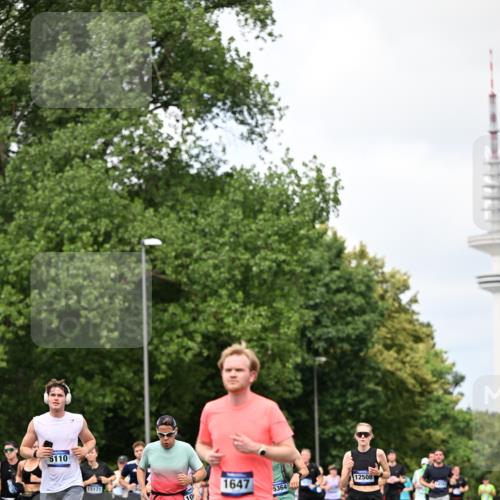 29.06.2025 - hella hamburg halbmarathon Dr. Thomas Lammeyer http://msf.ph/oto/8283014 29.06.2025 10:36:57 Kennedybrücke 1237, 1647, 1732, 2059, 2268, 2384, 2959, 3221, 3391, 3653, 3660, 3670, 3708, 3753, 4096, 4555, 5110, 5156, 5581, 6861, 7135, 7387, 7531, 7749, 7750, 7789, 8170, 8839, 8840, 8914, 9010, 9034, 9188, 9471, 9542, 9765, 9812, 10002, 10203, 10470, 10624, 10770, 11076 meine-sportfotos.de