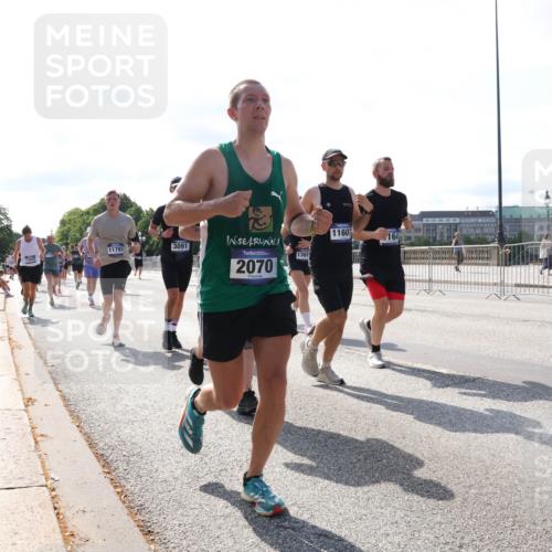 29.06.2025 - hella hamburg halbmarathon Lena Gebhardt http://msf.ph/oto/8283035 29.06.2025 09:58:13 Lombardsbrücke 11791, 13035, 3091, 2070, 1369, 11607, 164, 1034, 1094, 1179, 1190, 1258, 1285, 1320, 1321, 1335, 1563, 1815, 1870, 2034, 2070, 2138, 2397, 2417, 2448, 2612, 2636, 2656, 2711, 2946, 3041, 3058, 3091, 3114, 3251, 3859, 4814, 4903, 5093, 5305, 5672, 5721, 5775, 5894, 6164, 6272, 6355, 6356, 6433, 6569, 6580, 6585, 6628, 6754, 6776, 6897, 7065, 7134, 7409, 7478, 7509, 7646, 7724, 7856, 7896, 7952, 7976, 8154, 8311, 8393, 8508, 8590, 8825, 9012, 9057, 9562, 9656, 10084 meine-sportfotos.de