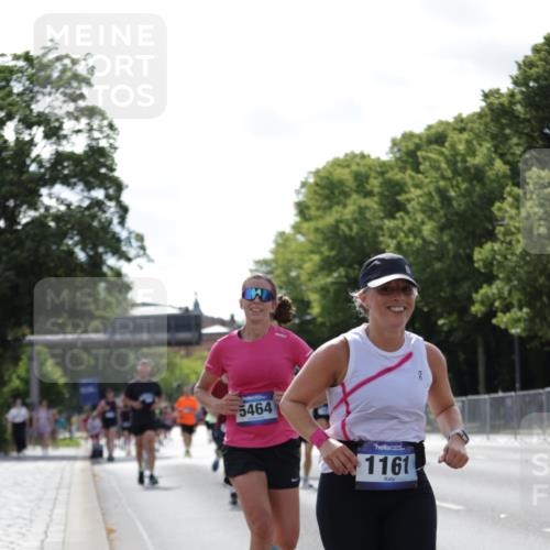 29.06.2025 - hella hamburg halbmarathon Jannik Wohlers http://msf.ph/oto/8283068 29.06.2025 10:03:08 Lombardsbrücke 1114, 1161, 1885, 2619, 2683, 2759, 4307, 4511, 5384, 5396, 5464, 6391, 6453, 7277, 7278, 7279, 8484, 9453, 10389, 11556, 12377, 13793, 13976, 15539, 15643, 15859, 16371, 17096, 17226, 17550, 18028, 18999 meine-sportfotos.de