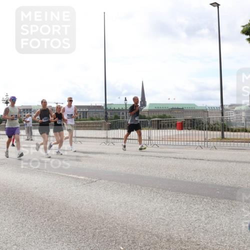 29.06.2025 - hella hamburg halbmarathon Lena Gebhardt http://msf.ph/oto/8283079 29.06.2025 10:20:41 Lombardsbrücke 17987, 4869, 1011, 1046, 1069, 1471, 1474, 2053, 2101, 2325, 2478, 2834, 2923, 2945, 3247, 3434, 3733, 3781, 3842, 4082, 4154, 4166, 4288, 4350, 4422, 4614, 4754, 4869, 5041, 5181, 5625, 5811, 5812, 5831, 5937, 6608, 6951, 7018, 7101, 7131, 7739, 8025, 8113, 8462, 8588, 8724, 8940, 9005, 9011, 9136, 9236, 9722, 9735, 9873, 9981, 10041, 10050, 10350, 10414, 10595, 10613, 10647, 10754, 11100, 11145, 11603, 11835, 11995, 12844 meine-sportfotos.de