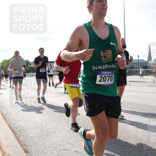 29.06.2025 - hella hamburg halbmarathon Lena Gebhardt http://msf.ph/oto/8283115 29.06.2025 09:58:13 Lombardsbrücke 11791, 3091, 2070, 1034, 1094, 1179, 1190, 1258, 1285, 1320, 1321, 1335, 1563, 1815, 1870, 2034, 2070, 2138, 2397, 2417, 2448, 2612, 2636, 2656, 2711, 2946, 3041, 3058, 3091, 3114, 3251, 3859, 4814, 4903, 5093, 5305, 5672, 5721, 5775, 5894, 6164, 6272, 6355, 6356, 6433, 6569, 6580, 6585, 6628, 6754, 6776, 6897, 7065, 7134, 7409, 7478, 7509, 7646, 7724, 7856, 7896, 7952, 7976, 8154, 8311, 8393, 8508, 8590, 8825, 9012, 9057, 9562, 9656, 10084 meine-sportfotos.de