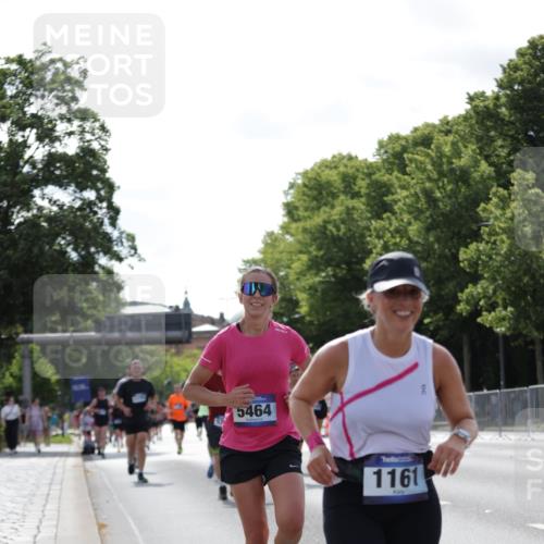 29.06.2025 - hella hamburg halbmarathon Jannik Wohlers http://msf.ph/oto/8283132 29.06.2025 10:03:08 Lombardsbrücke 1114, 1161, 1885, 2619, 2683, 2759, 4307, 4511, 5384, 5396, 5464, 6391, 6453, 7277, 7278, 7279, 8484, 9453, 10389, 11556, 12377, 13793, 13976, 15539, 15643, 15859, 16371, 17096, 17226, 17550, 18028, 18999 meine-sportfotos.de