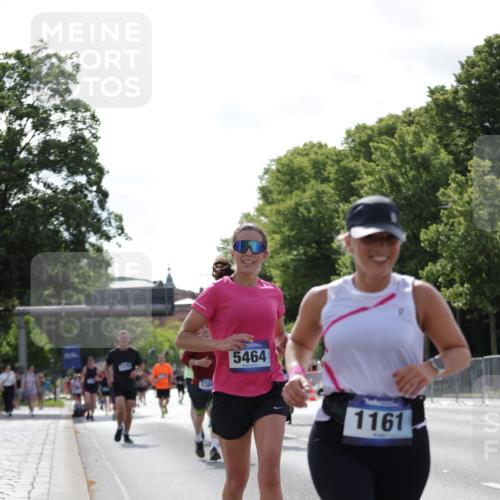 29.06.2025 - hella hamburg halbmarathon Jannik Wohlers http://msf.ph/oto/8283184 29.06.2025 10:03:08 Lombardsbrücke 1114, 1161, 1885, 2619, 2683, 2759, 4307, 4511, 5384, 5396, 5464, 6391, 6453, 7277, 7278, 7279, 8484, 9453, 10389, 11556, 12377, 13793, 13976, 15539, 15643, 15859, 16371, 17096, 17226, 17550, 18028, 18999 meine-sportfotos.de