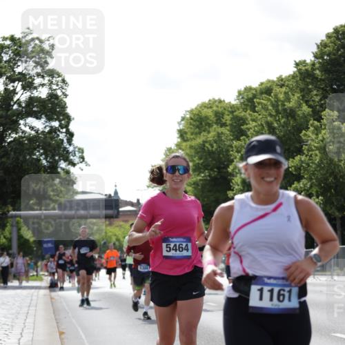 29.06.2025 - hella hamburg halbmarathon Jannik Wohlers http://msf.ph/oto/8283204 29.06.2025 10:03:08 Lombardsbrücke 1114, 1161, 1885, 2619, 2683, 2759, 4307, 4511, 5384, 5396, 5464, 6391, 6453, 7277, 7278, 7279, 8484, 9453, 10389, 11556, 12377, 13793, 13976, 15539, 15643, 15859, 16371, 17096, 17226, 17550, 18028, 18999 meine-sportfotos.de