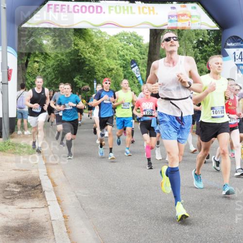 29.06.2025 - hella hamburg halbmarathon MichiJ http://msf.ph/oto/8283339 29.06.2025 10:32:25 Zwischen KM18-KM19 1220, 1415, 1697, 3004, 3021, 3907, 4310, 4981, 4999, 5476, 7005, 7093, 7191, 7322, 8063, 8722, 9374, 9444, 9931, 10193, 10246, 11648, 12711, 12966, 13807, 13975, 15535, 16549, 17376, 17729, 17977, 18107, 18437, 18691, 18765, 19206, 19210 meine-sportfotos.de