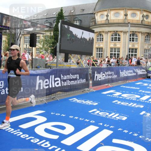 29.06.2025 - hella hamburg halbmarathon Michael Strokosch http://msf.ph/oto/8283371 29.06.2025 10:54:54 Ziel 1327, 1506, 2029, 4231, 6994, 10044, 12186, 14660, 16623, 16868, 17261 meine-sportfotos.de