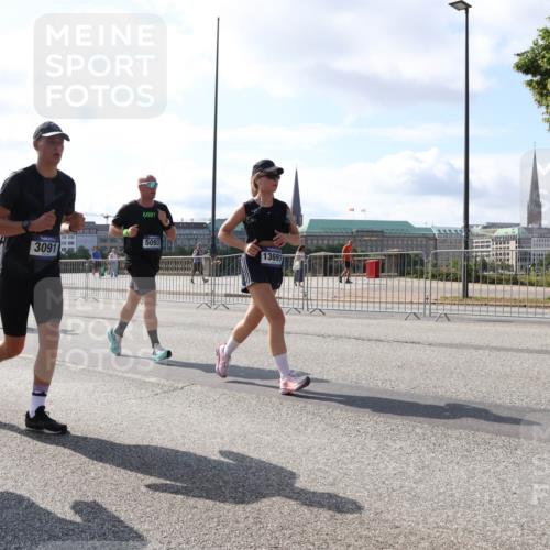 29.06.2025 - hella hamburg halbmarathon Lena Gebhardt http://msf.ph/oto/8283387 29.06.2025 09:58:14 Lombardsbrücke 11791, 3091, 5093, 13691, 1034, 1179, 1190, 1258, 1285, 1320, 1321, 1335, 1563, 1815, 1870, 2029, 2034, 2070, 2138, 2397, 2417, 2448, 2612, 2636, 2656, 2711, 2946, 3041, 3058, 3091, 3097, 3114, 3251, 3859, 4814, 4903, 5093, 5305, 5672, 5721, 5775, 5894, 6164, 6272, 6355, 6356, 6433, 6569, 6580, 6585, 6628, 6754, 6776, 6897, 7065, 7409, 7478, 7509, 7646, 7724, 7856, 7896, 7952, 7976, 8154, 8311, 8393, 8508, 8590, 8825, 9012, 9057, 9562, 9656, 10084 meine-sportfotos.de
