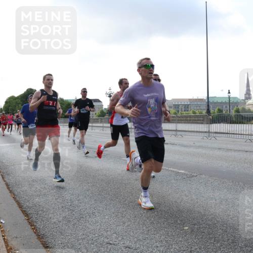 29.06.2025 - hella hamburg halbmarathon Lena Gebhardt http://msf.ph/oto/8283437 29.06.2025 09:45:46 Lombardsbrücke 13686, 57, 1080, 1686, 1707, 1894, 1990, 2460, 2689, 3043, 4050, 4129, 4463, 4679, 4698, 4749, 4812, 5070, 5187, 5328, 5550, 5746, 5826, 6358, 6878, 7186, 7272, 7389, 7481, 7651, 7723, 7880, 7965, 8062, 8190, 8209, 8883, 9137, 9571, 9634, 10017, 10171, 10270, 10484, 10876, 11120, 11413, 11857, 12189, 12232, 12234, 12308, 12681, 12691, 12988, 13066, 13167, 13343, 13618, 13686, 13754, 14028, 14167 meine-sportfotos.de